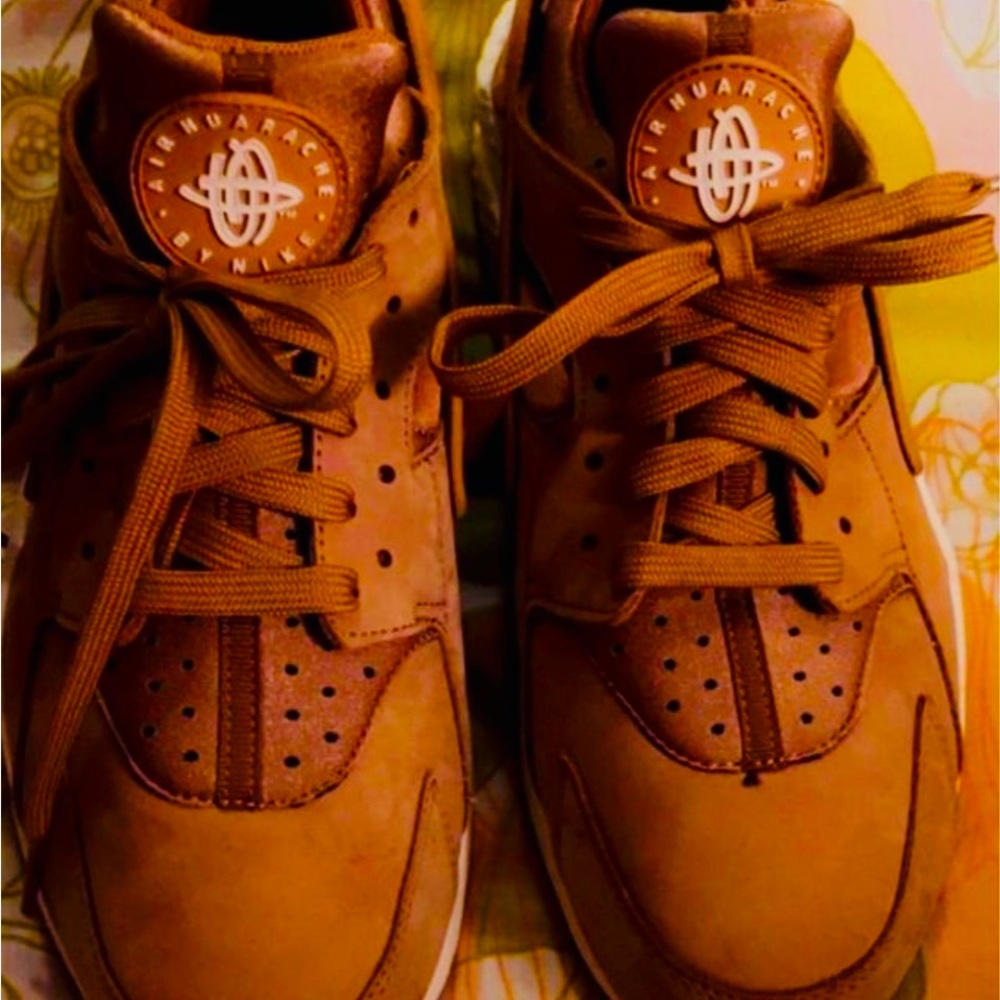 THE Nike Huarache Shoe ,size 10.Never worn